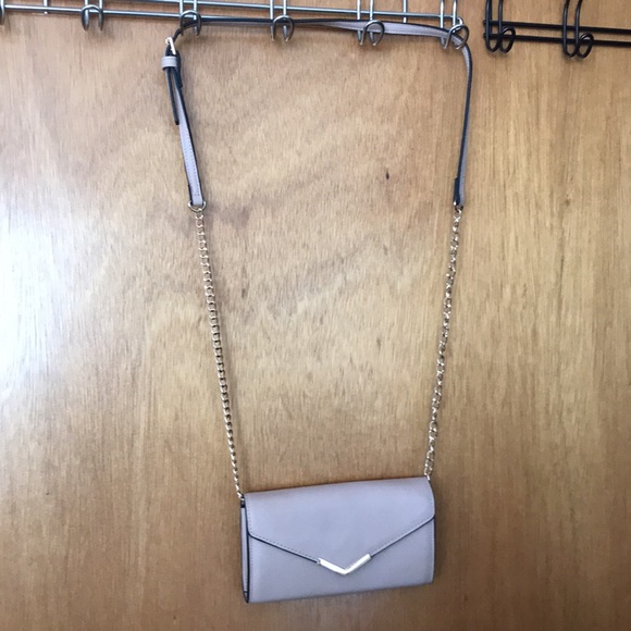 Urban expressions beige clutch with chain strap - Picture 2 of 5